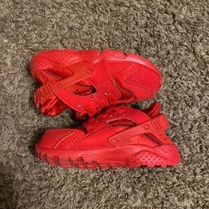 Red Nike Huarache 6c